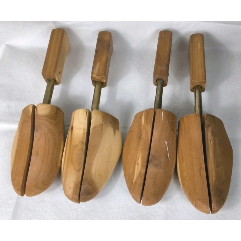 Lot Of 2 Pairs Vintage Cedar Shoe Trees Split Toe Adjustable Wood Shaper Handle